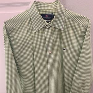 Vineyard Vines green button down men’s large